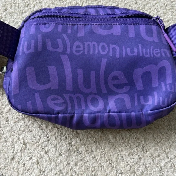 Lululemon Athletica Purple Crossbody Bag - Picture 4 of 6